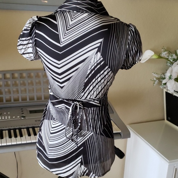 💥 Blake & white blouse - Picture 5 of 5